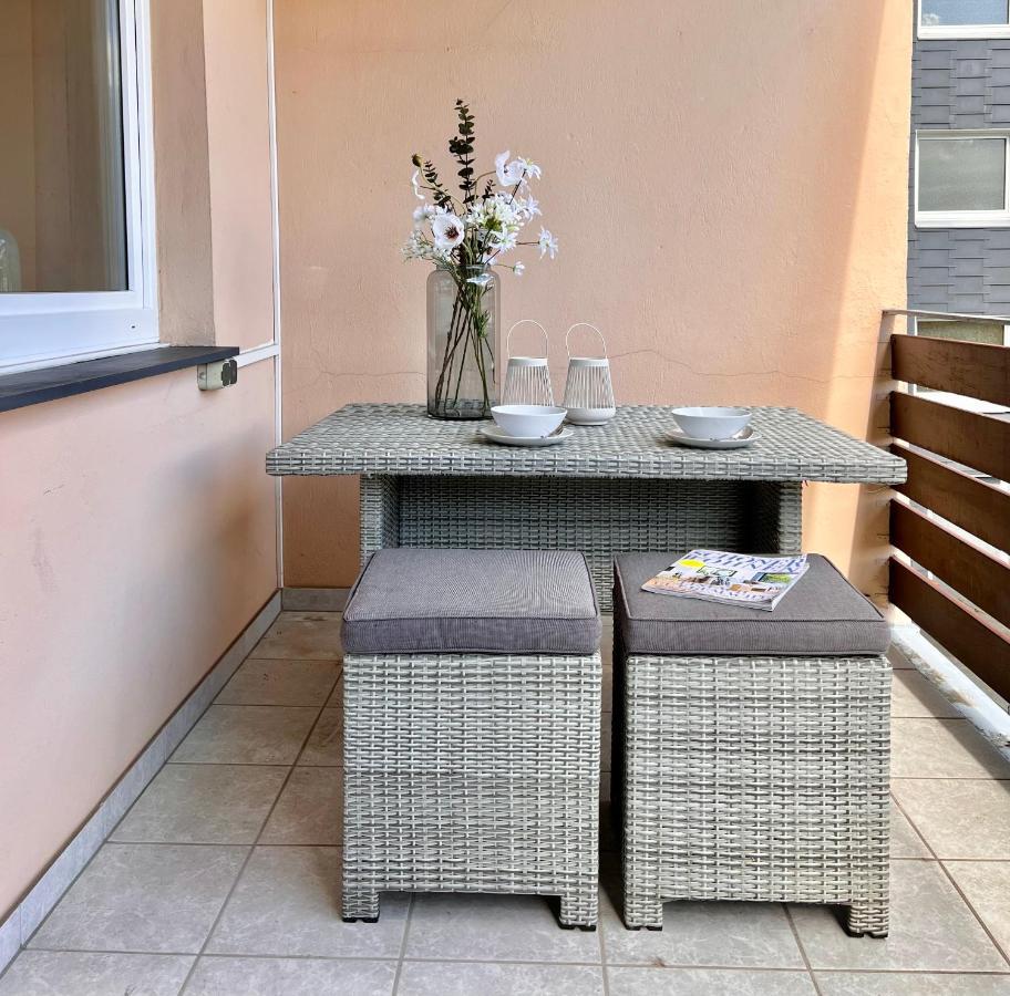 Sabe Apartment: Balcony + Free Parking + Netflix Вупертал Екстериор снимка