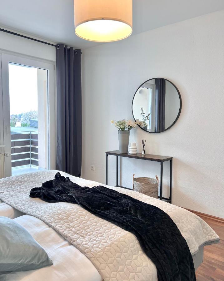 Sabe Apartment: Balcony + Free Parking + Netflix Вупертал Екстериор снимка